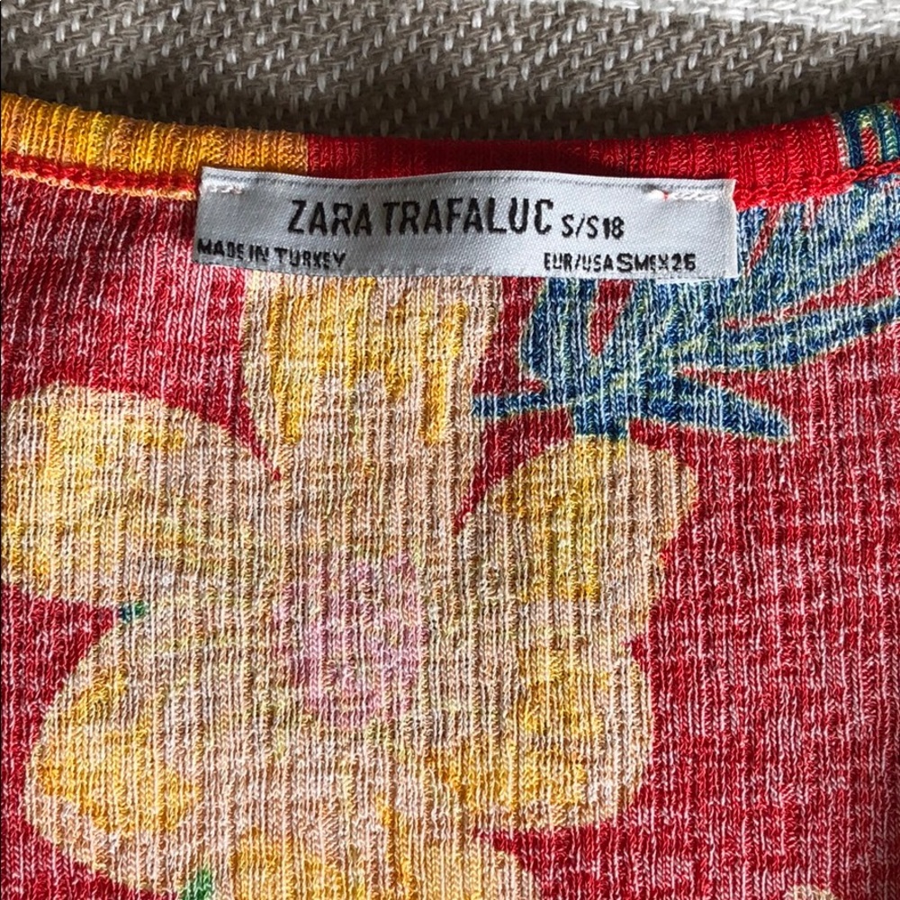 🌿Zara Top - Picture 2 of 3
